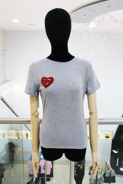 Playera gris corazón