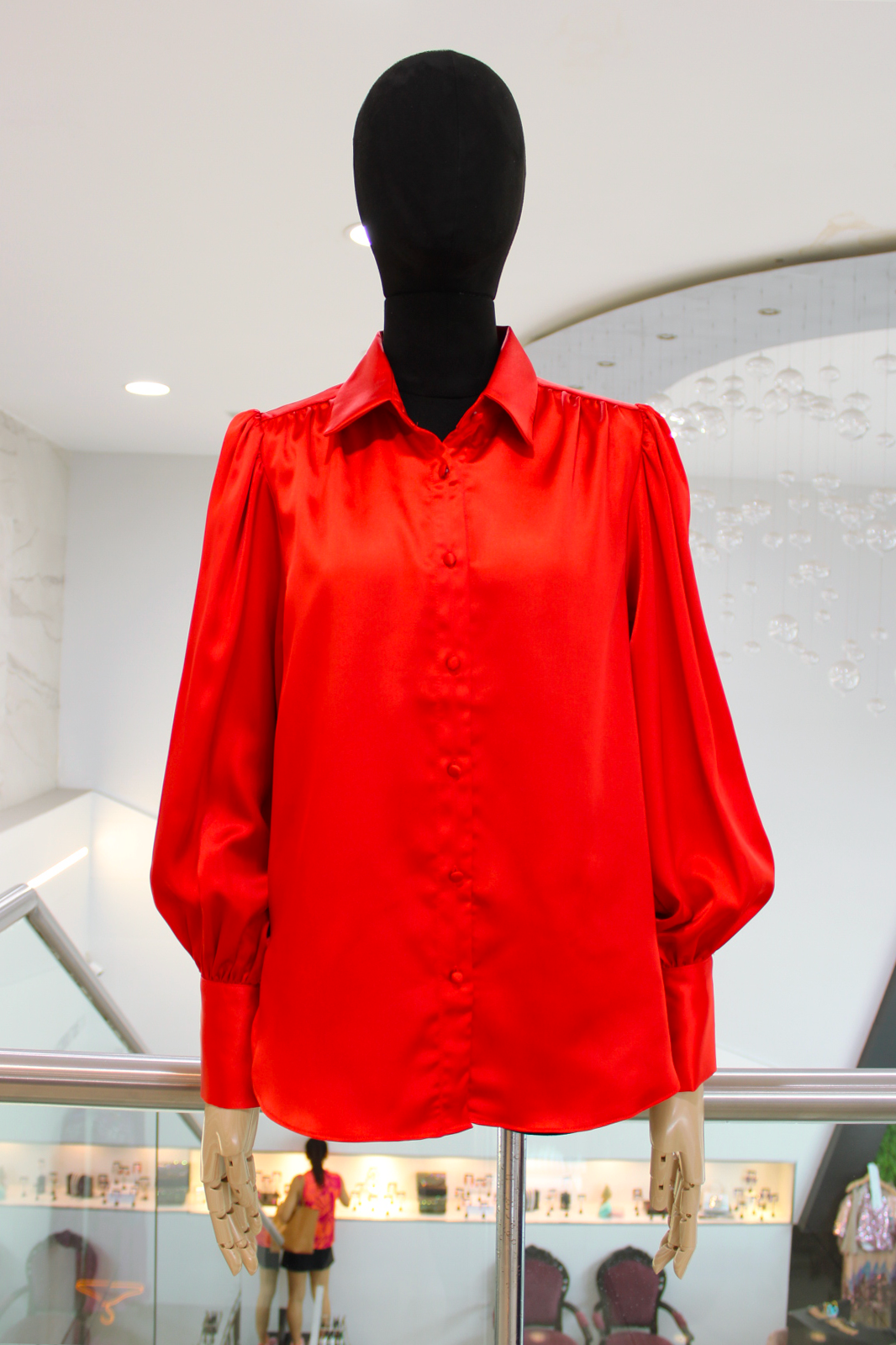 Blusa satín roja 30/15% – LECOBOUTIQUE