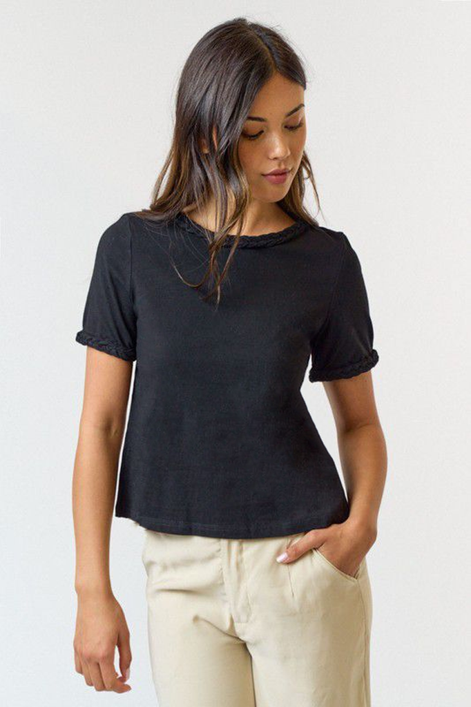 Playera negra trenza