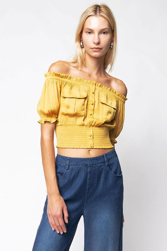 Blusa off-shoulders mostaza