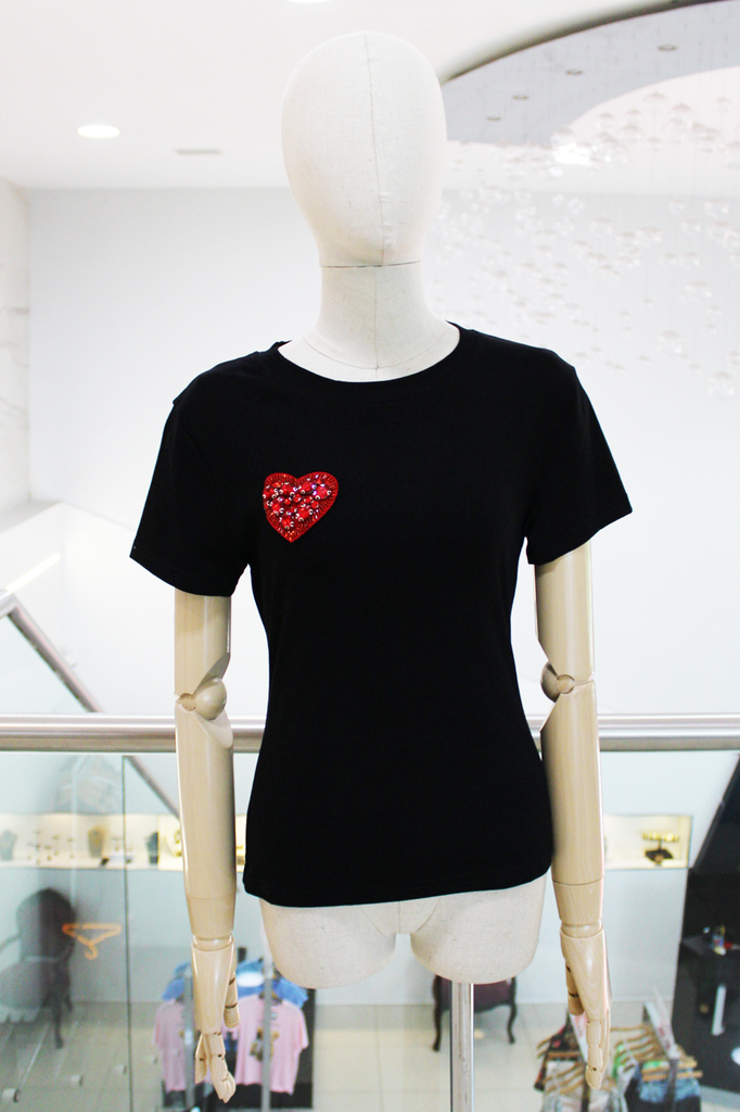 Playera negra corazón