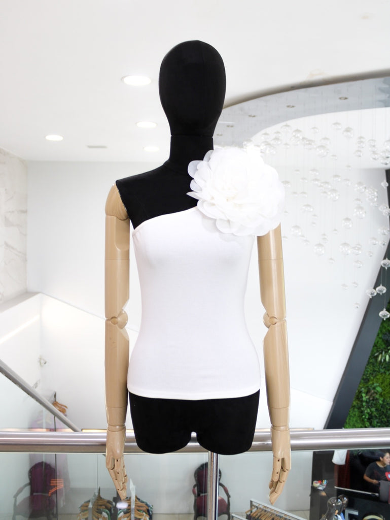 Blusa blanca flor