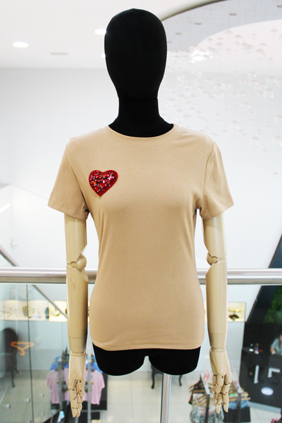 Playera beige corazón